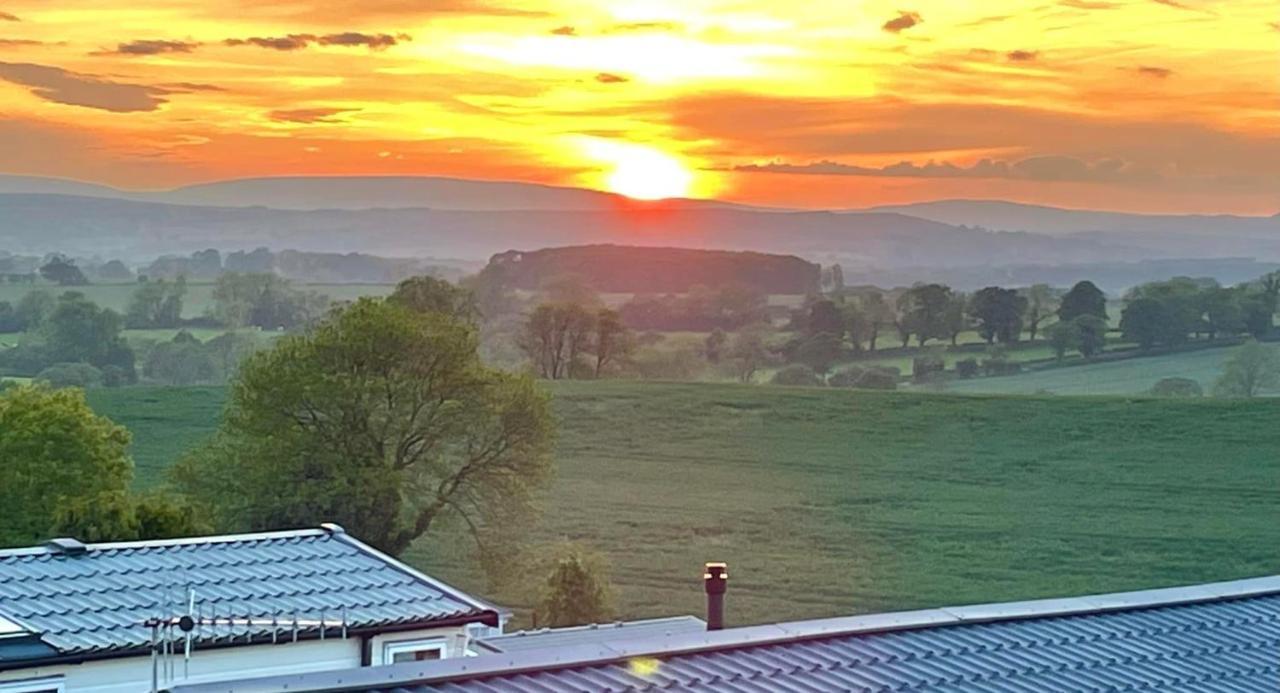 Ribble Valley Lodge Retreat Гисбърн Екстериор снимка